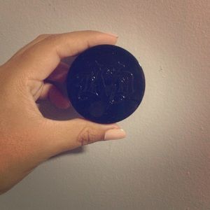 Kat Von D Lock-It Brightening Powder in Golden